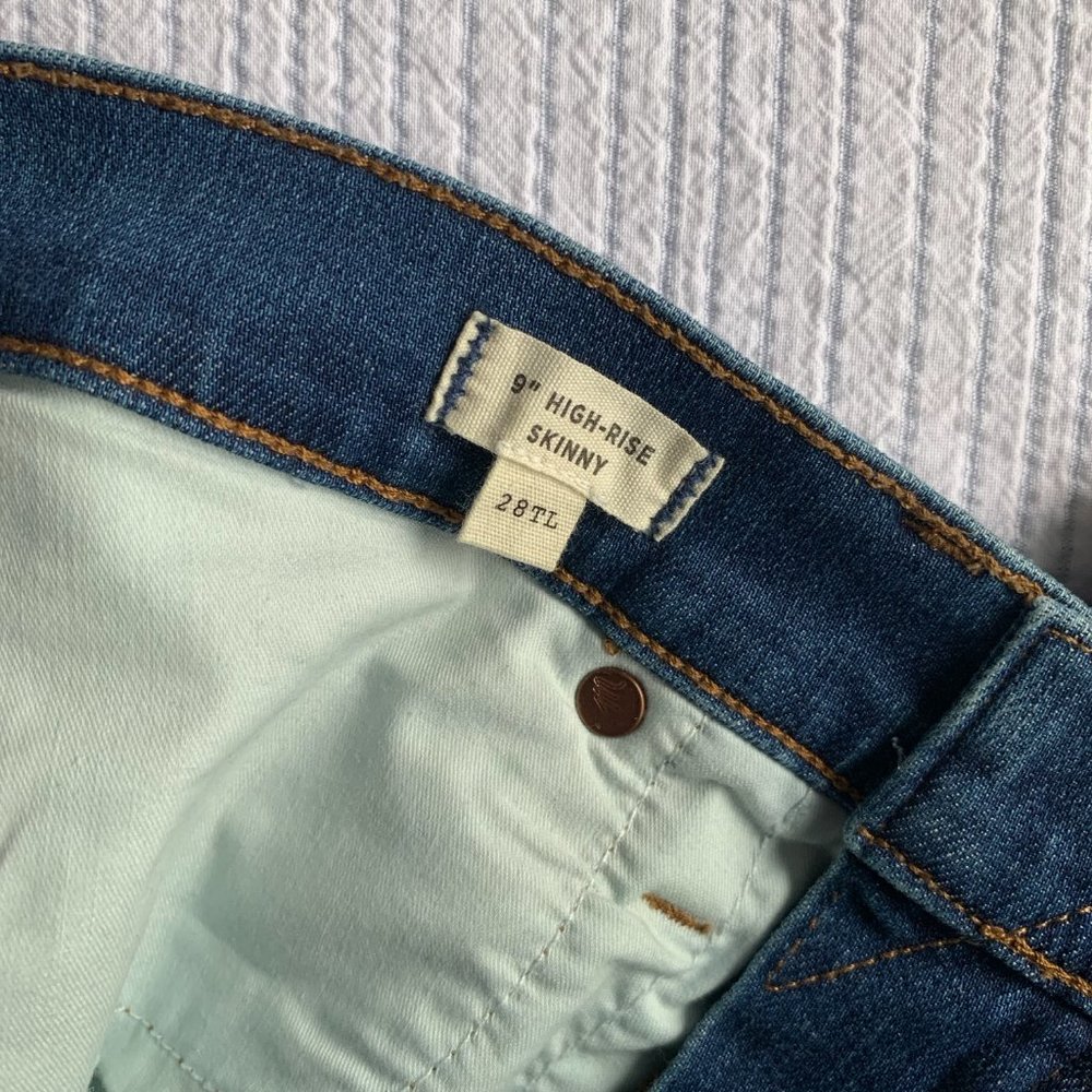 Madewell 9" High-Rise Skinny Jeans in Allegra Wash: Rip and Repair Edition - Picture 7 of 7